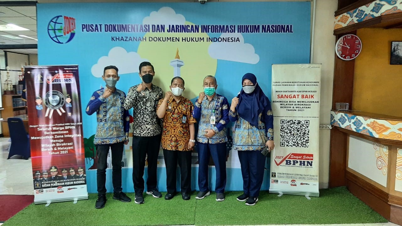 Kunjungan Konsultasi Dari Bagian Hukum Setda Kota Jambi Ke Pusat Dokumentasi Dan Jaringan Informasi Hukum Nasional Di Jakarta